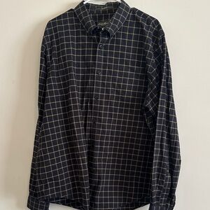 Eddie Bauer Men's Blue  and Tan Shirt